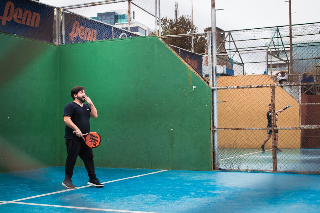 Techniki rzutu dyskiem - klasyczna i obrotowa